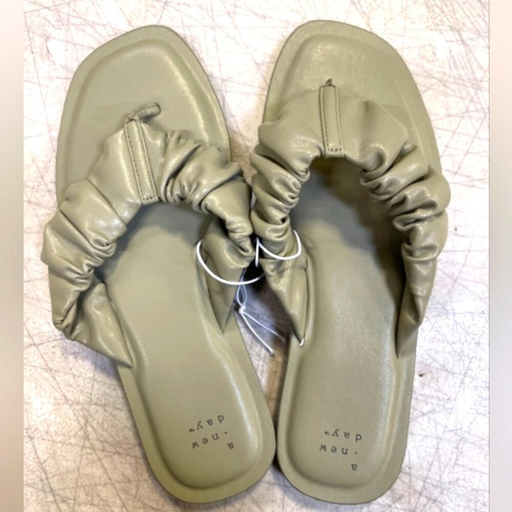 Sage Green Slides Scrunch Slide Comfortable Beach Slip on Women's 942 Size 9 New